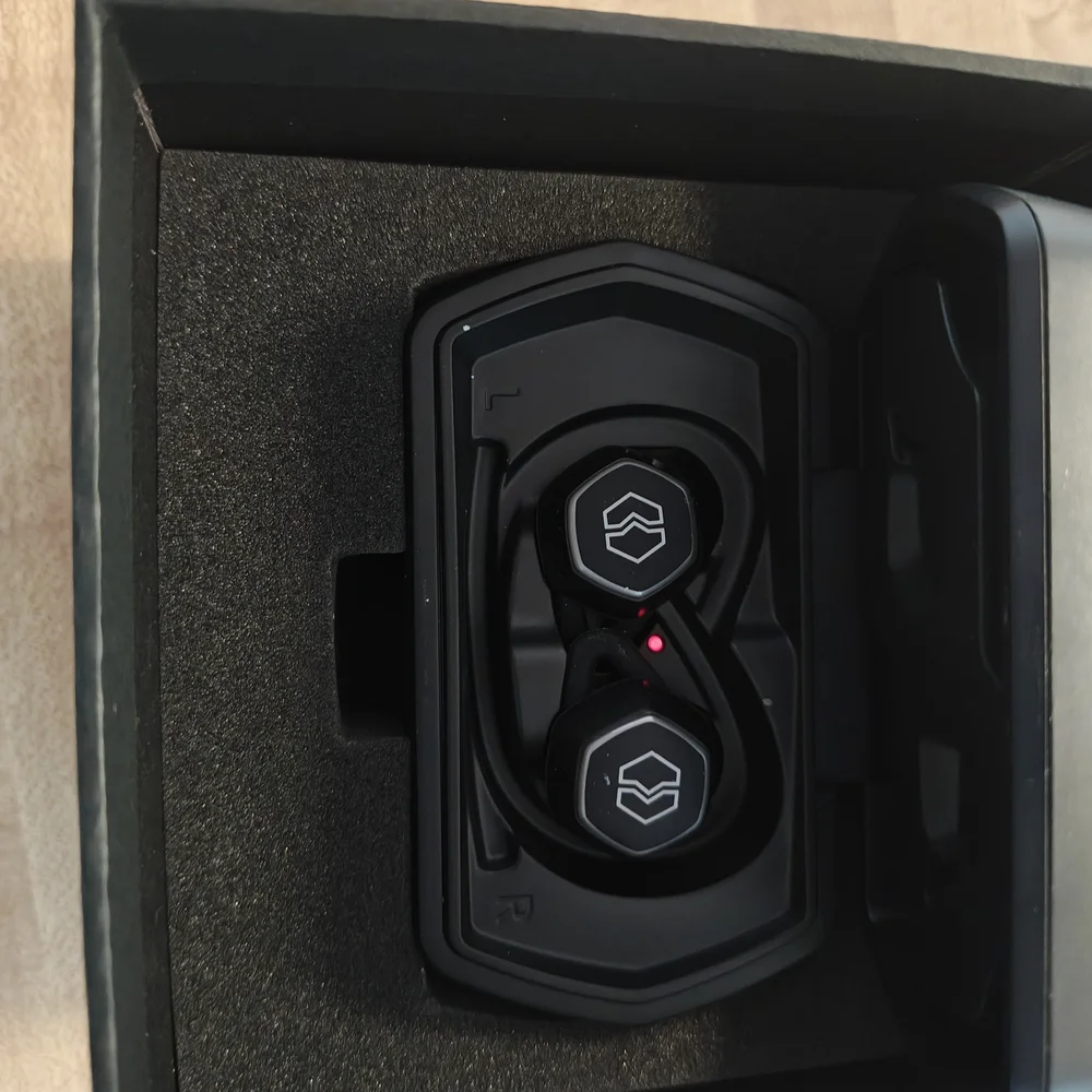 Moda Black Wireless Earbuds